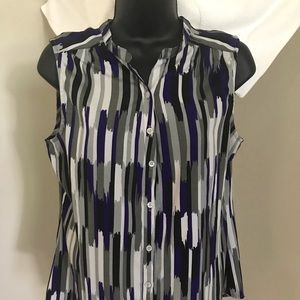Woman’s Banana Republic Short Sleeve Blouse